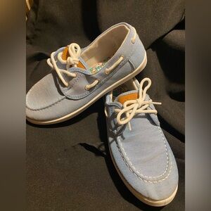 US Sport size 8 NWOT never worn blue chambray boat shoes